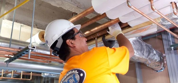 L'isolation thermique des tuyaux est nécessaire pour éviter le gel du milieu de travail du pipeline, les pertes de chaleur et la condensation Isolation thermique pour conduites d'eau