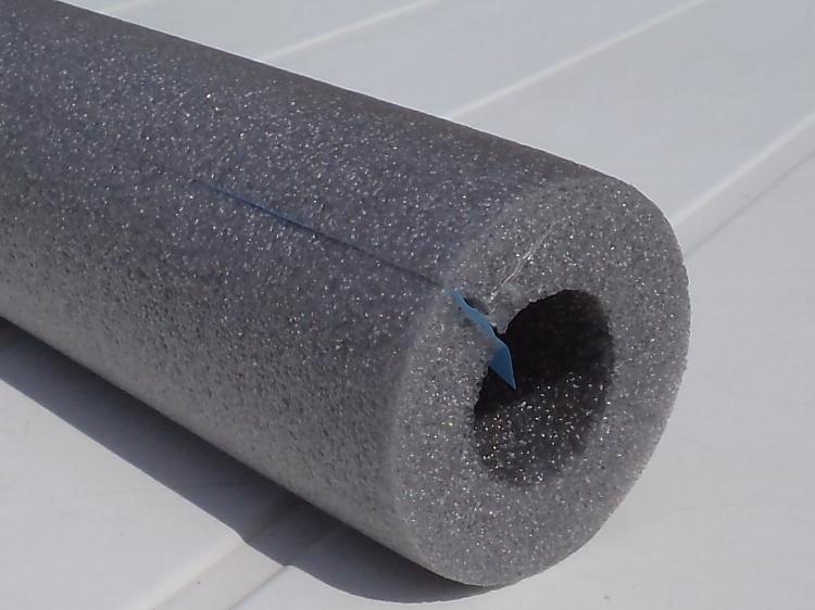 Chaque tube a une coupe technologique, ce qui permet une installation et un démontage faciles de la couche isolante Tubes en mousse