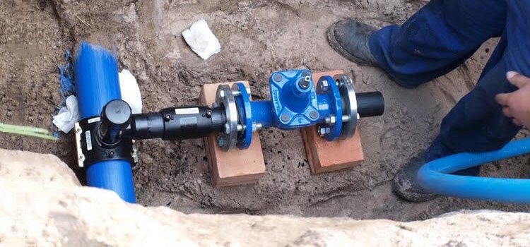 Il existe plusieurs façons d'insérer un tuyau dans le PEHD, chacune ayant sa propre technologie Insérer dans le tuyau PND