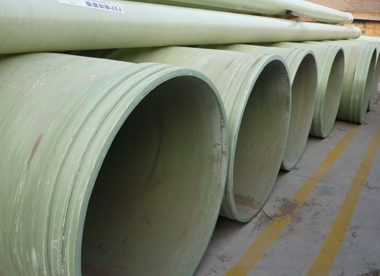 Les tuyaux en polypropylène sont considérés comme universels, ils supportent de lourdes charges et ne nécessitent pas de conditions de fonctionnement particulières. Tubes en plastique de grand diamètre