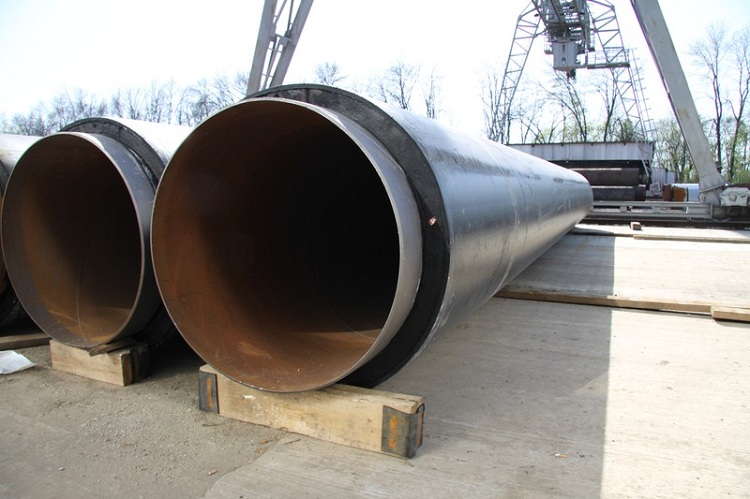 La couche isolante appliquée aux tuyaux de manière industrielle réduit les pertes de chaleur lors de l'utilisation de tuyaux dans les canalisations de chauffage Tubes en acier de grand diamètre