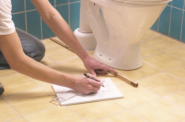 Avant de monter un nouveau design, vous devez marquer l'emplacement de l'appareil Ondulation pour les toilettes