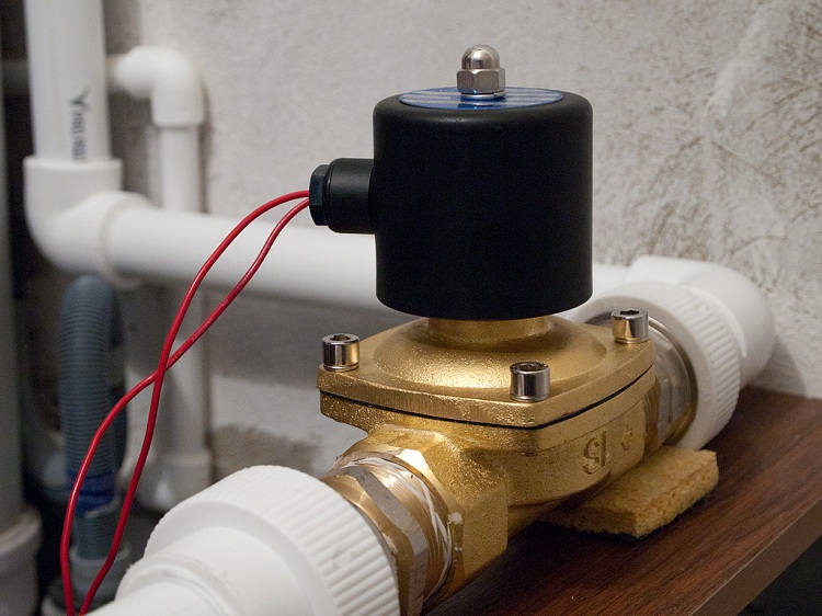L'électrovanne peut être installée sur l'eau ou le chauffage principal de votre maison Electrovanne pour l'eau