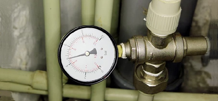 Pour le fonctionnement normal de l'alimentation en eau, la pression doit être conforme aux normes Calcul de la pression de l'eau dans le pipeline