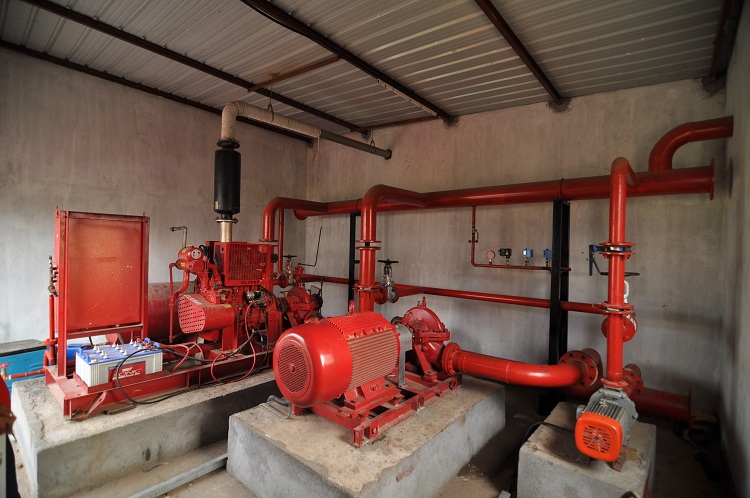 Un système spécial d'alimentation en eau d'incendie est conçu uniquement pour éteindre un éventuel incendie Alimentation en eau d'incendie interne