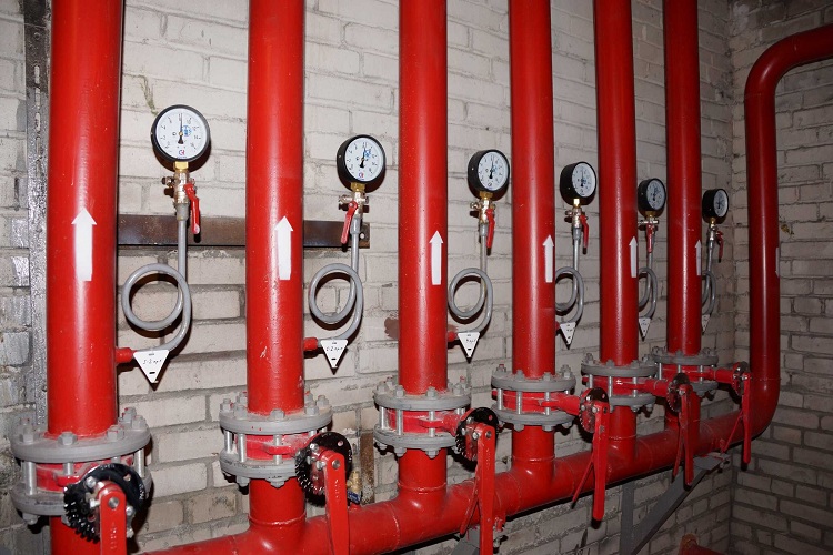 Le nombre de troncs ERW dépend du nombre d'étages du bâtiment et de son agencement Alimentation en eau d'incendie interne
