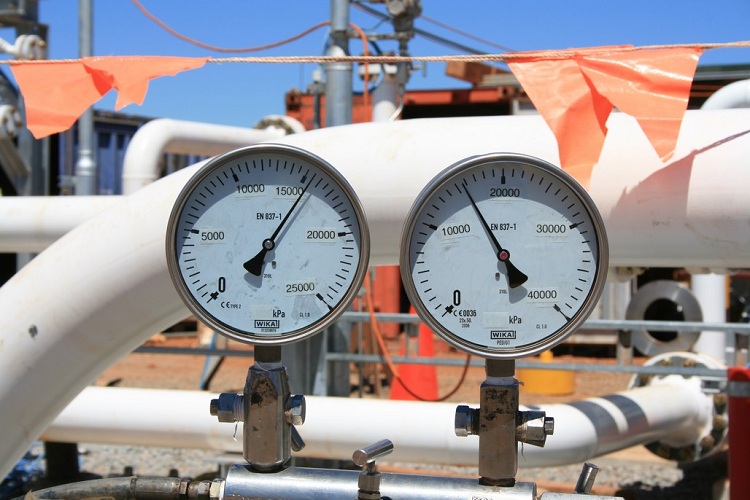 L'équipement d'essai est équipé d'instruments pour contrôler la pression dans le système Essais hydrauliques des pipelines