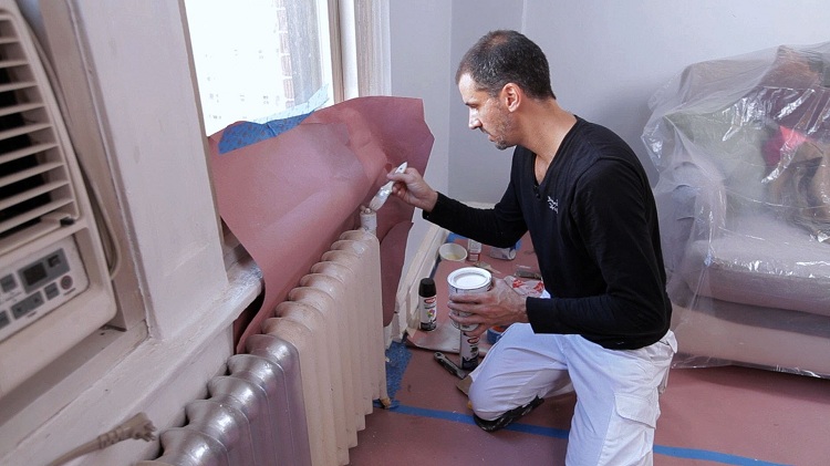 En utilisant des peintures modernes, vous pouvez obtenir une surface mate ou brillante. Peinture pour radiateurs de chauffage