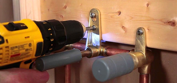 Il existe une large gamme de fixations pour fixer les tuyaux lors de l'aménagement d'autoroutes de différents types. Fixations pour supports de tuyauterie pinces de niveau