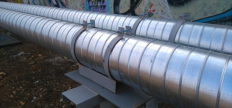 Des supports coulissants sont installés sur les conduites de chauffage et d'eau chaude sanitaire où les conduites sont soumises à une dilatation thermique. Support de pince mobile