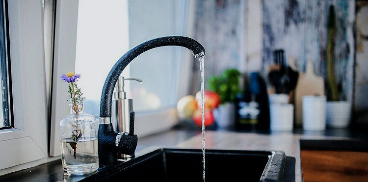 La pression de l'eau dans le robinet dépend de la pression dans le système d'alimentation en eau Calcul de la pression de l'eau dans le pipeline