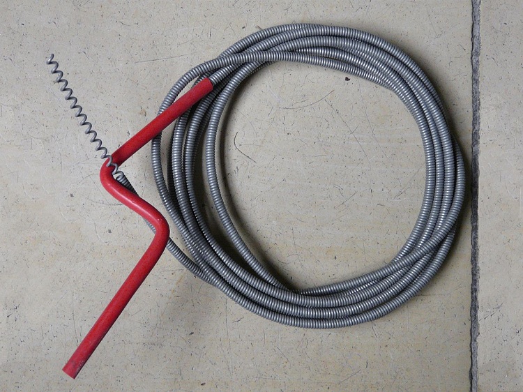 Le câble manuel flexible est facile à utiliser, avec ses tuyaux d'aide faciles à nettoyer à la maison Câble de plomberie pour nettoyer l'égout