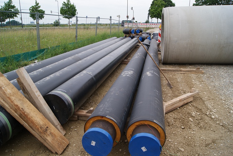 Certains types de tuyaux sont équipés d'isolation, ces produits sont utilisés dans la construction de réseaux de chauffage et de conduites d'eau chaude Types de tuyaux
