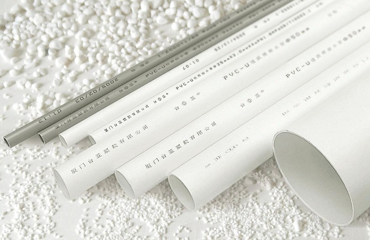 Tuyaux en plastique - option économique et pratique pour la plomberie Plomberie dans l'appartement