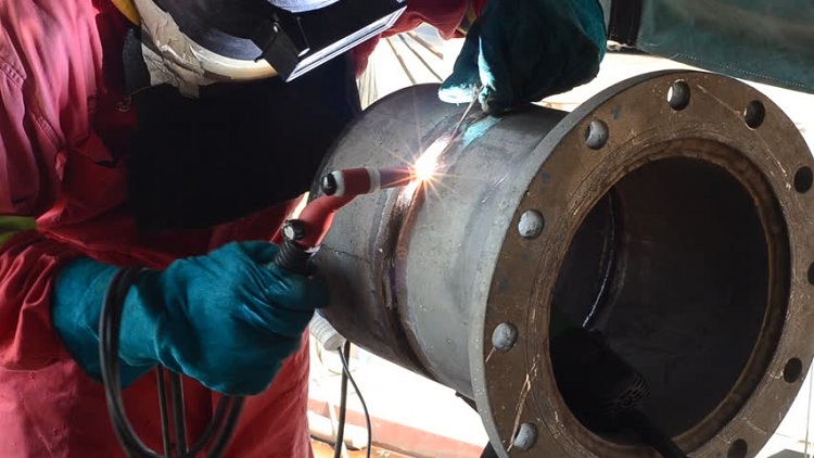 Le soudage au gaz vous permet d'obtenir la couture la plus esthétique à la jonction des pièces Comment faire cuire des pipes