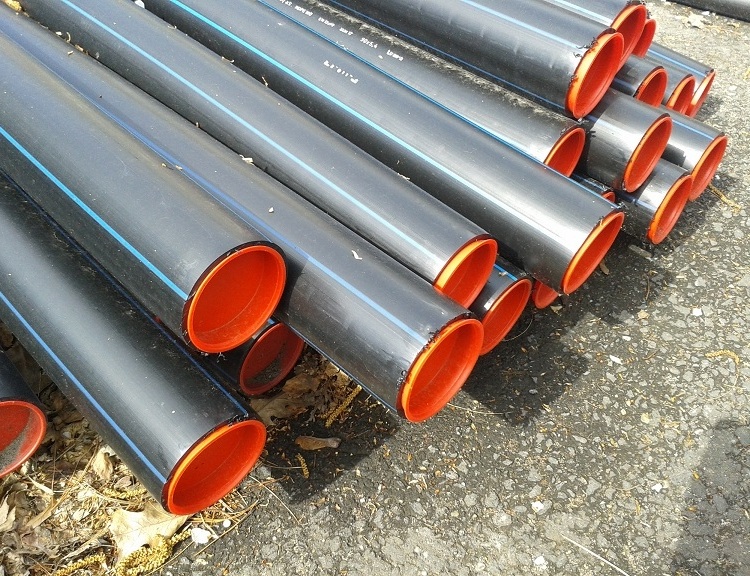Les tuyaux en PE sont le plus souvent en polyéthylène basse pression (HDPE) Production de tuyaux