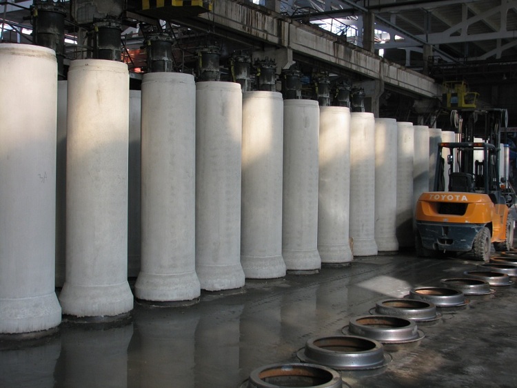 Les tuyaux en béton sont disponibles dans une très large gamme et ces produits sont populaires dans de nombreux domaines de la construction Production de tuyaux