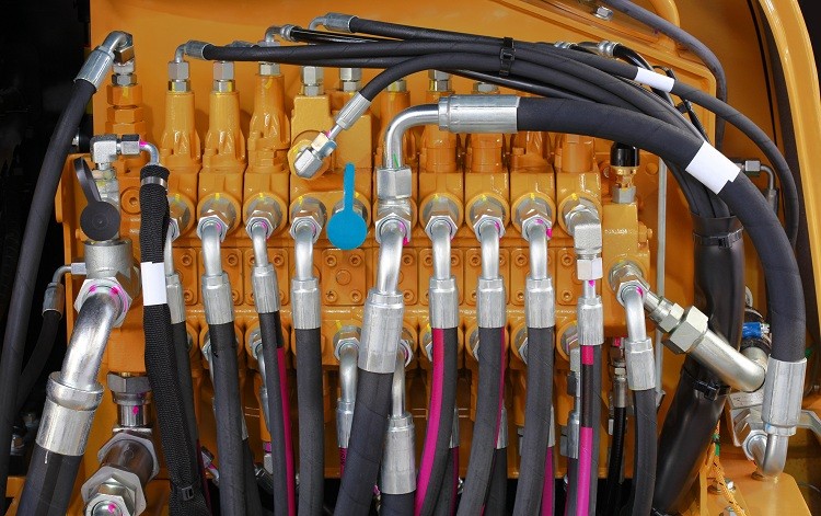 Les produits hydrauliques ont les caractéristiques de résistance les plus élevées de toutes les variétés de manchons en durite Manches dyuritovy