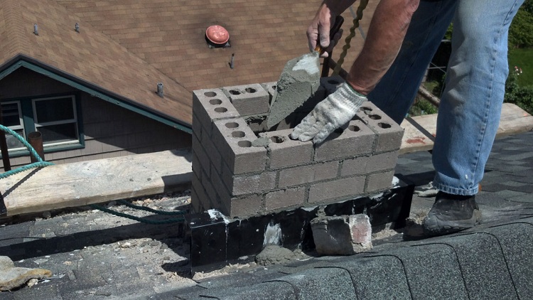 L'installation et l'entretien des tuyaux en brique sont semés d'embûches et les compétences en construction nécessitent des compétences en construction Tuyau de cheminée
