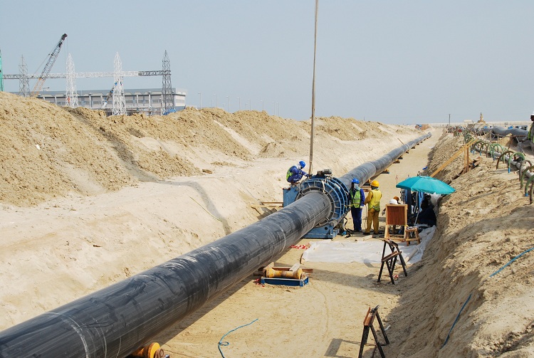 Les tuyaux en PE d'un diamètre supérieur à 63 mm sont connectés uniquement par soudage Trenching