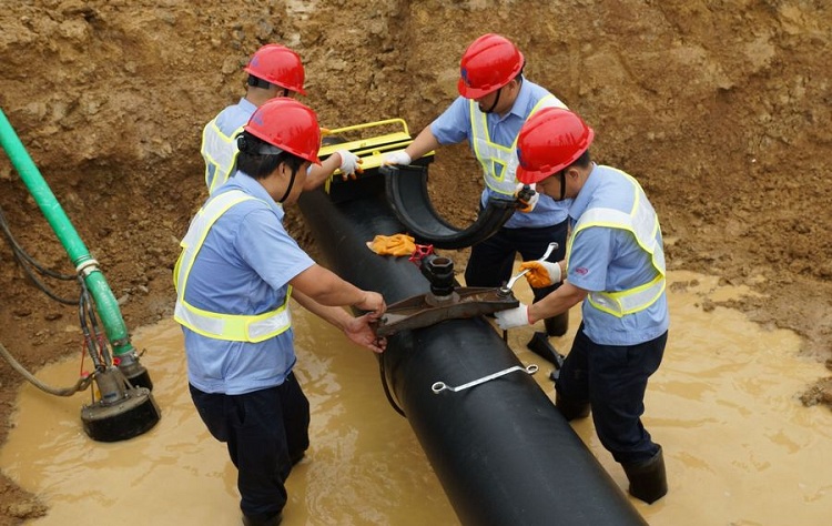 Les tuyaux en fonte sont applicables aux systèmes de drainage souterrain et de surface Tuyaux d'égouts en fonte GOST