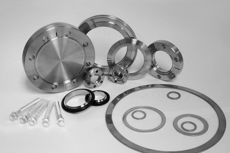 La conception des brides comprend des joints toriques et des boulons pour la fixation Brides en acier