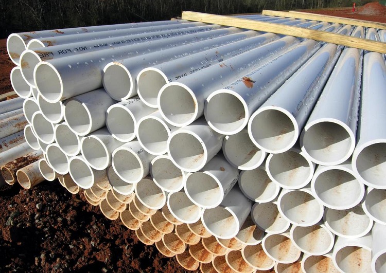 Les tuyaux en PVC sont un matériau fiable, mais travailler avec lui nécessite le respect de certaines règles Installation d'eaux usées à partir de tuyaux en plastique