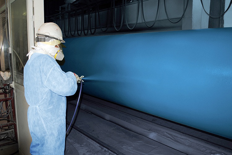 La méthode d'application d'un revêtement de couleur peut être différente, selon le type de peinture, l'emplacement des tuyaux et d'autres facteurs Peinture de pipeline
