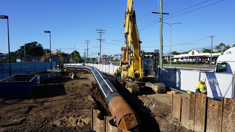 La méthode sans tranchée ne nécessite pas d'excavation en vrac et vous permet de poser des tuyaux beaucoup plus rapidement Pose de conduites d'eau