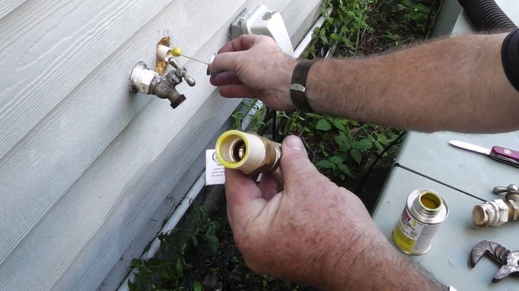 Ces tuyaux conviennent à l'installation de systèmes d'alimentation en eau internes et externes. Tuyaux en CPVC
