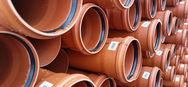 Les tuyaux en chlorure de polyvinyle chloré ont à la fois une qualité similaire et différente des tuyaux en PVC ordinaires Tuyaux en CPVC