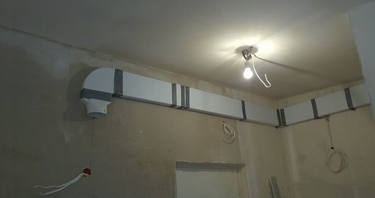 Les tuyaux plats sont plus faciles à cacher sous la finition que les tuyaux ronds, ce type de conduit est donc populaire dans la vie quotidienne. Conduits en polypropylène