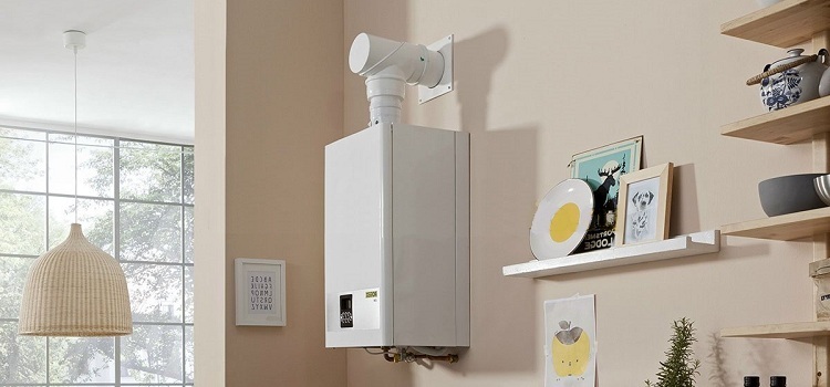 Le dispositif de cheminée pour le geyser diffère selon le type d'appareil et son emplacement d'installation Cheminée de geyser