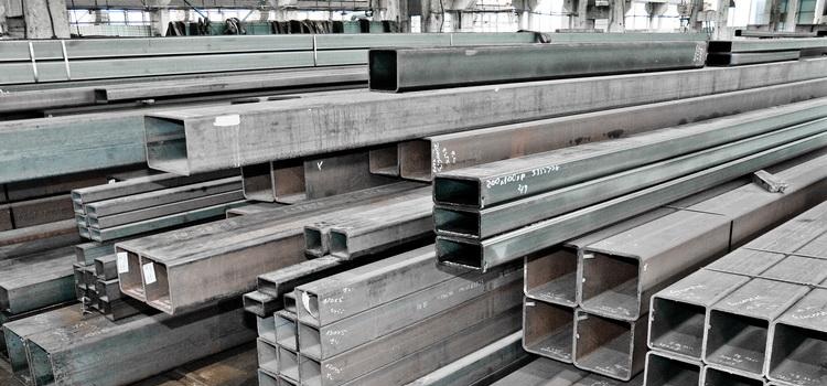 Les tubes profilés sont disponibles dans une large gamme, ils diffèrent par le matériau et la méthode de fabrication, la forme et la taille tailles de tuyaux profilés