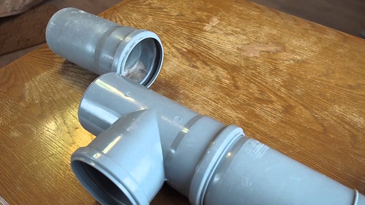 Les produits de tuyaux en PVC sont faciles à assembler, ils ont donc des douilles et des joints en caoutchouc assurent l'étanchéité Joint de dilatation
