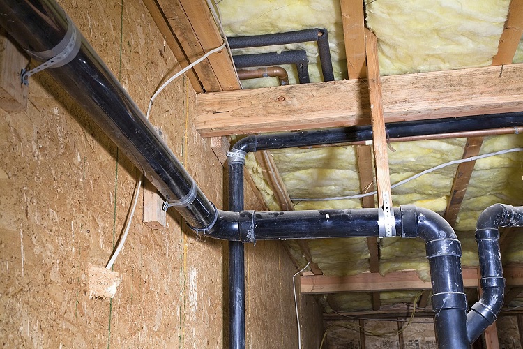 Pour l'installation du système, différents types de raccords sont utilisés, qui vous permettent de changer la direction du système, de le dériver, d'effectuer sans problème des réparations et une maintenance préventive pendant le fonctionnement Joint de dilatation