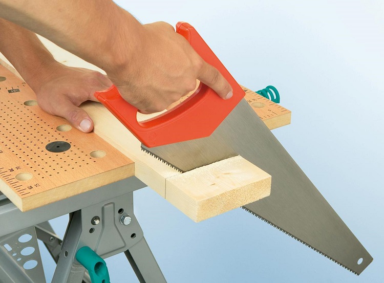 Pour un écran en bois, une planche en chêne ou en hêtre convient Écran de batterie bricolage