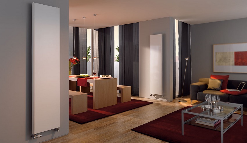 Radiateurs plats à l'intérieur du salon Radiateur à eau chaude vertical