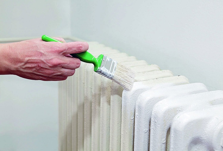 Lors de la peinture du radiateur, il est important de suivre toutes les étapes de préparation Peinture pour radiateurs de chauffage acrylique